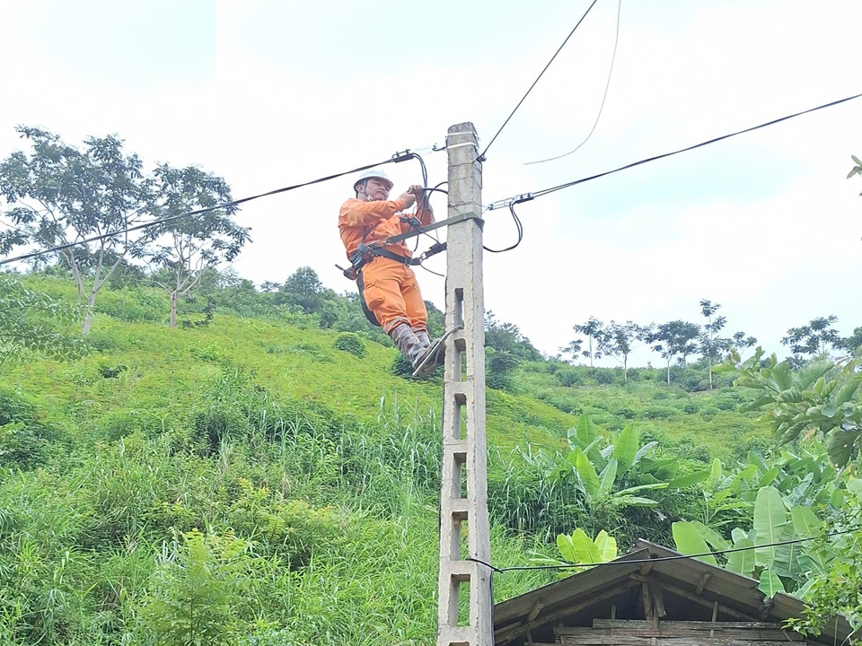 Công ty Điện lực Sơn La hoàn thành khôi phục cấp điện tại khu vực Sông Mã, Sốp Cộp bị ảnh hưởng bởi mưa lũ